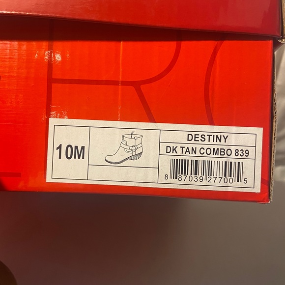 Aerosoles camel brown color  ankle boots side zippers  size 10 NIB - Picture 5 of 6